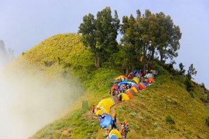 mount rinjani trekking